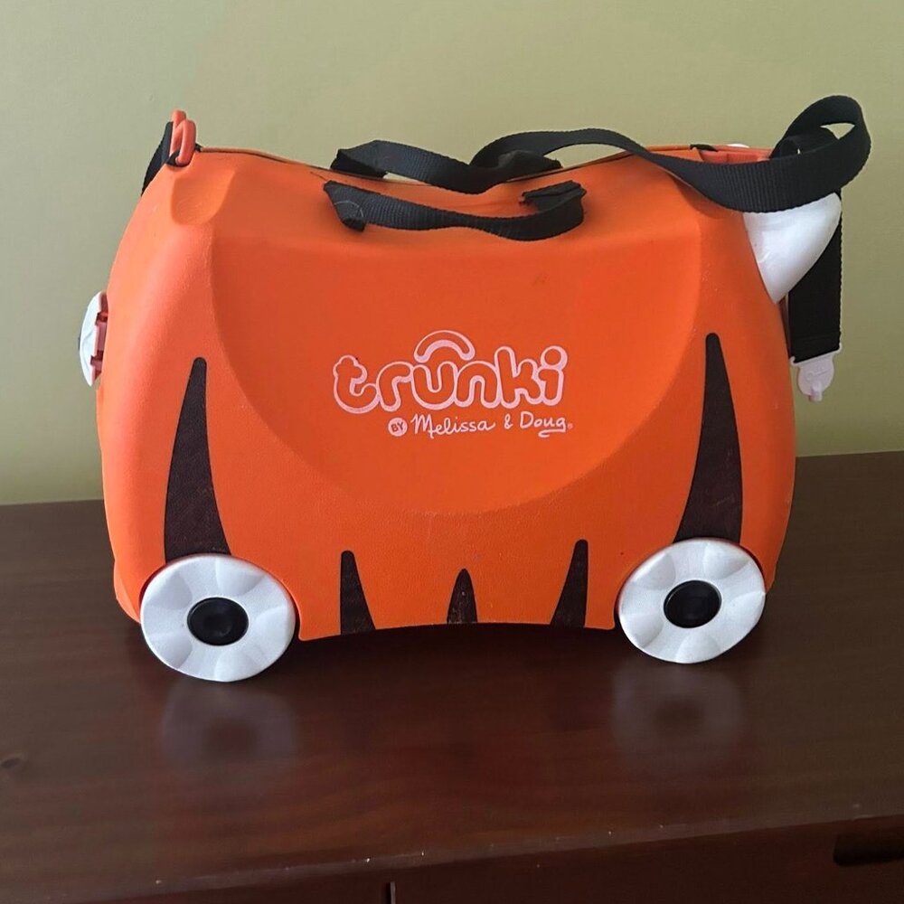 Trunki Tiger Kids Ride On Suitcase Carry On Luggage with Trunki Bag